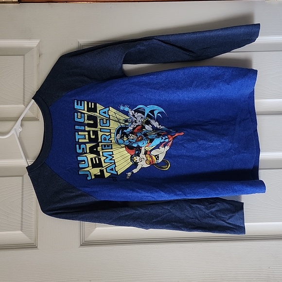 Long sleeve justice league shirt - Picture 1 of 3